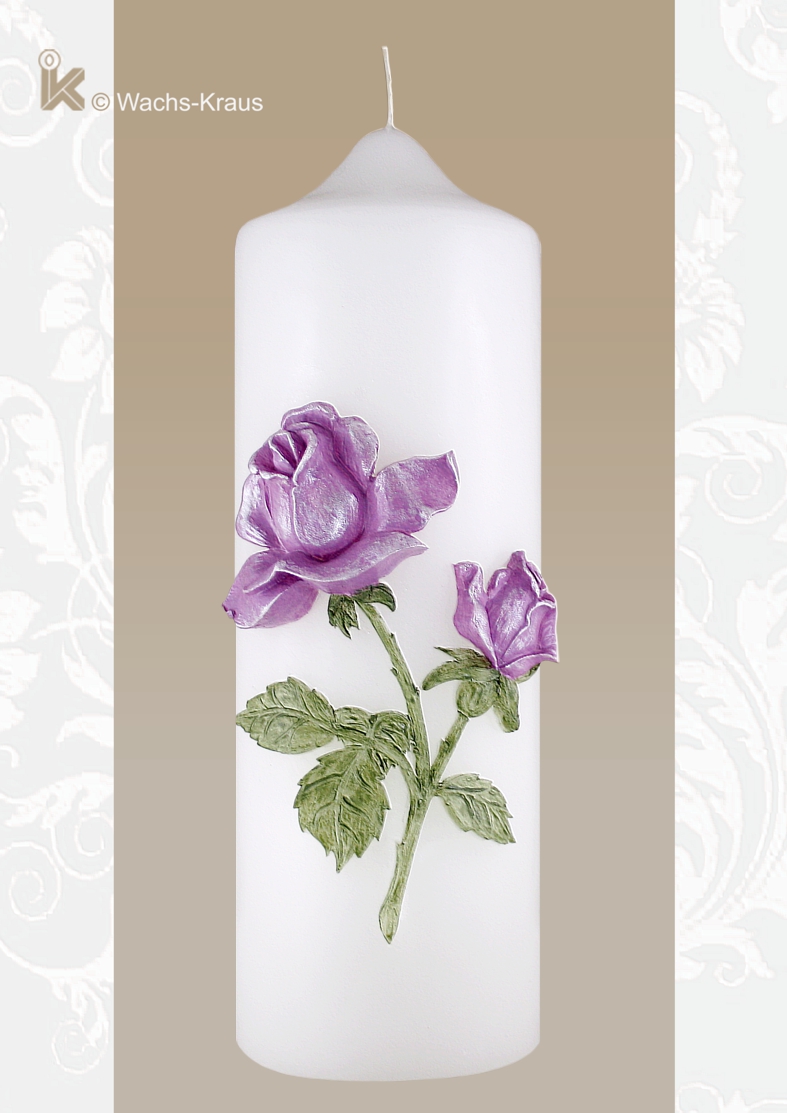 Wenn Sie es exklusiv wollen; Hochzeitskerze Rose in schöner fliederfarben. Die Rose fantastisch plastisch aus Wachs gegossen.